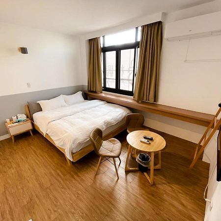 Small Island Homestay Tainan Exteriör bild