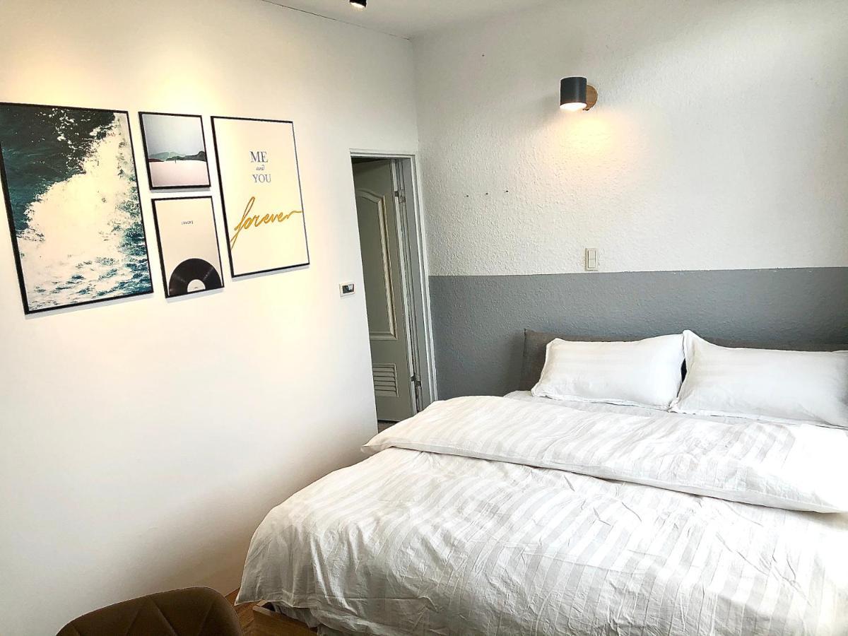 Small Island Homestay Tainan Exteriör bild